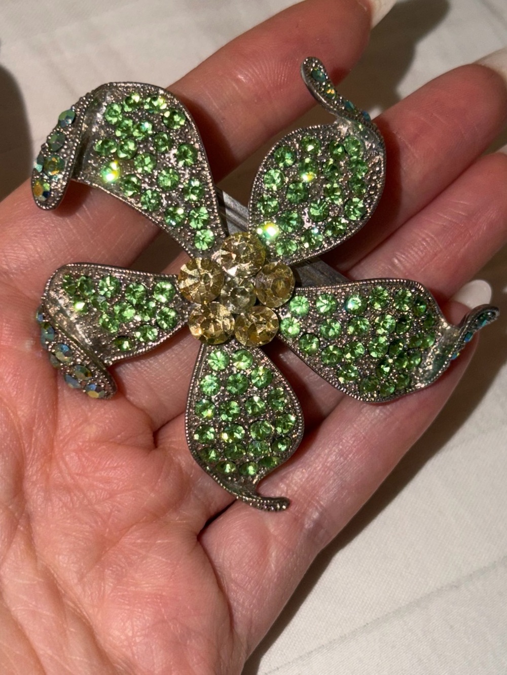 Green Crystal Flower Hair Brooch - Women's Hair Styling Accessory